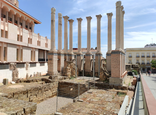 Templo romano de Córdoba planta cuadrangular